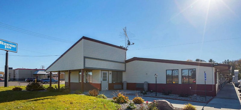 Arborgate Inn (Days Inn, Rodeway Inn) - Web Listing (newer photo)